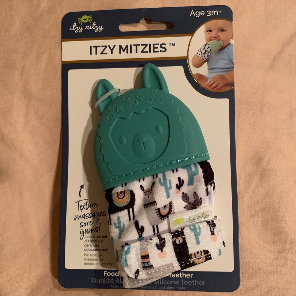 Itzy Ritzy Teething Mitt—Llama Pattern